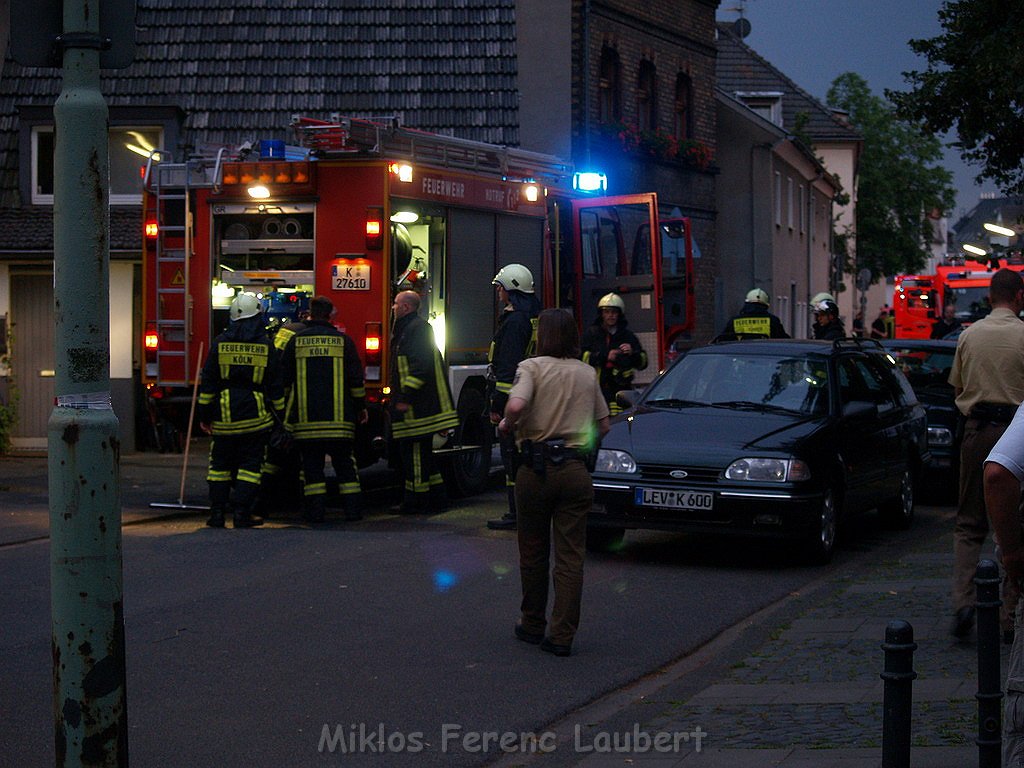Wohnungsbrand Koeln Stammheim Stammheimer Hauptstr P270.JPG